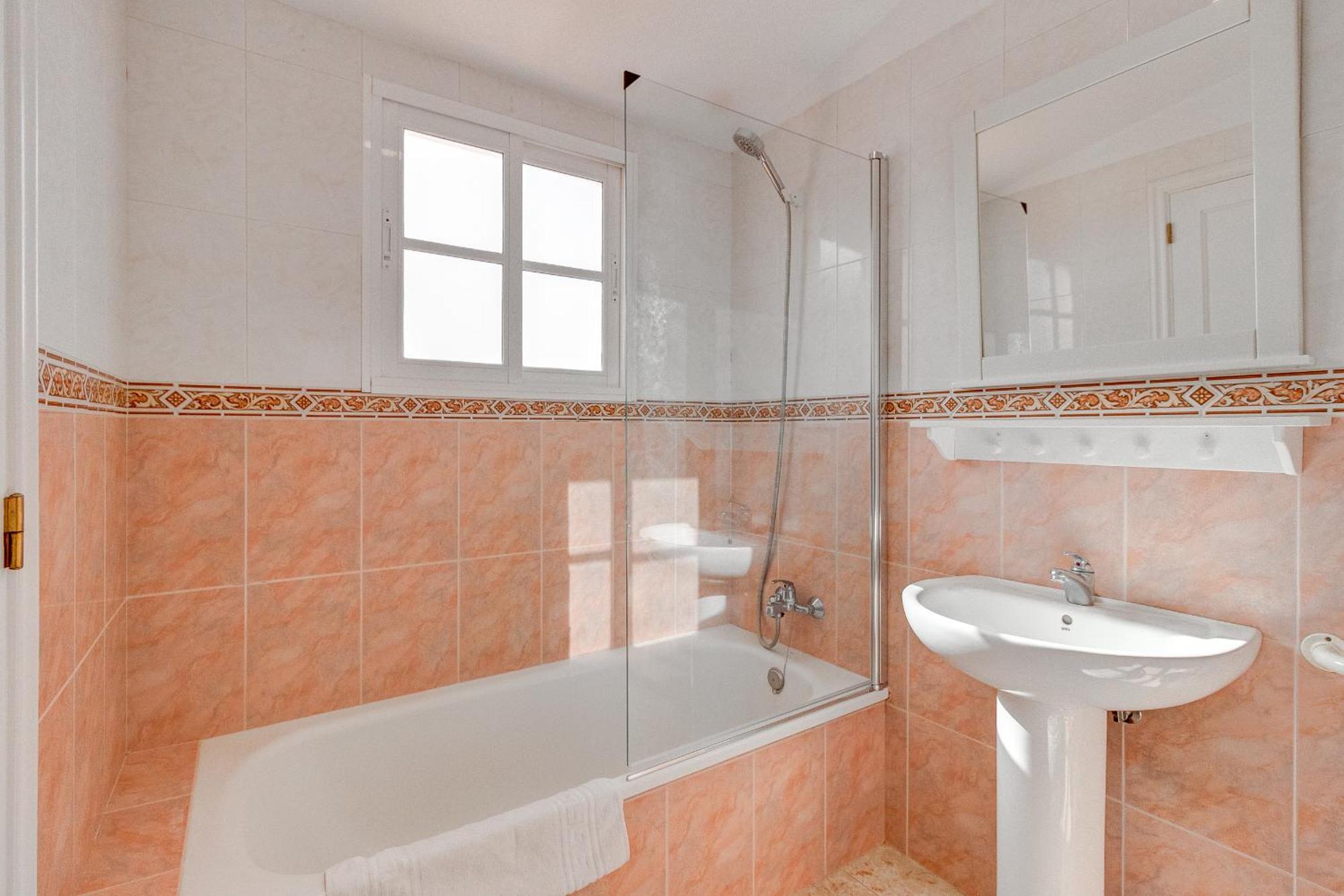 Bonita Casa Nina Con Jacuzzi By Paramount Holidays Playa de San Juan  Esterno foto